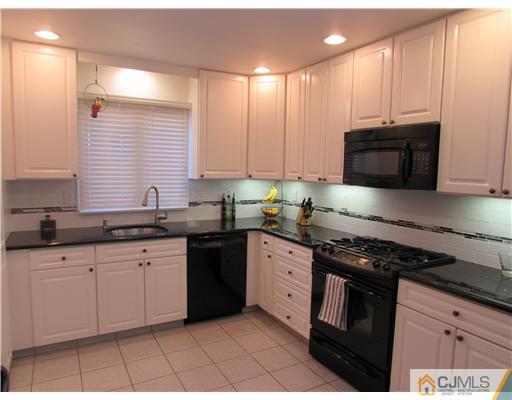 32 Buck Road East Brunswick, NJ 08816 - Photo 14 of 21 Gallery Image 14