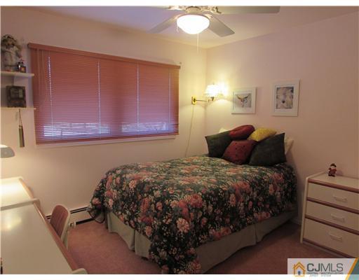 32 Buck Road East Brunswick, NJ 08816 - Photo 18 of 21 Gallery Image 18