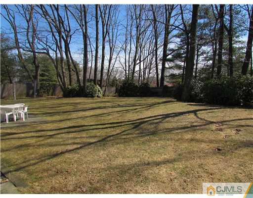 32 Buck Road East Brunswick, NJ 08816 - Photo 3 of 21 Gallery Image 3