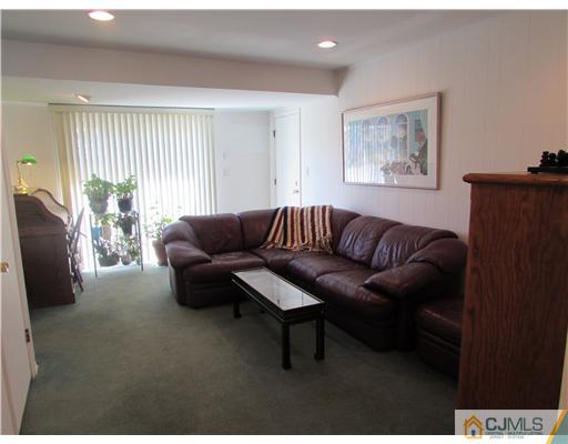 32 Buck Road East Brunswick, NJ 08816 - Photo 6 of 21 Gallery Image 6
