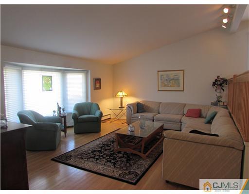 32 Buck Road East Brunswick, NJ 08816 - Photo 10 of 21 Gallery Image 10