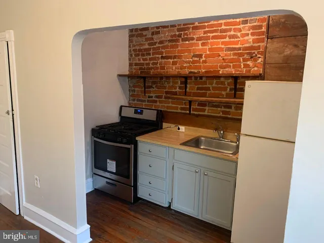 $1,450 | 1304 North Clayton Street, Unit 3, Wilmington, DE 19806