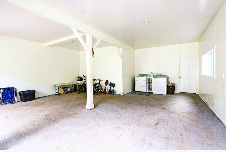 1001 Kauhikoa Road Haiku, HI 96708 - Photo 29 of 30 a view of a room with gym equipment