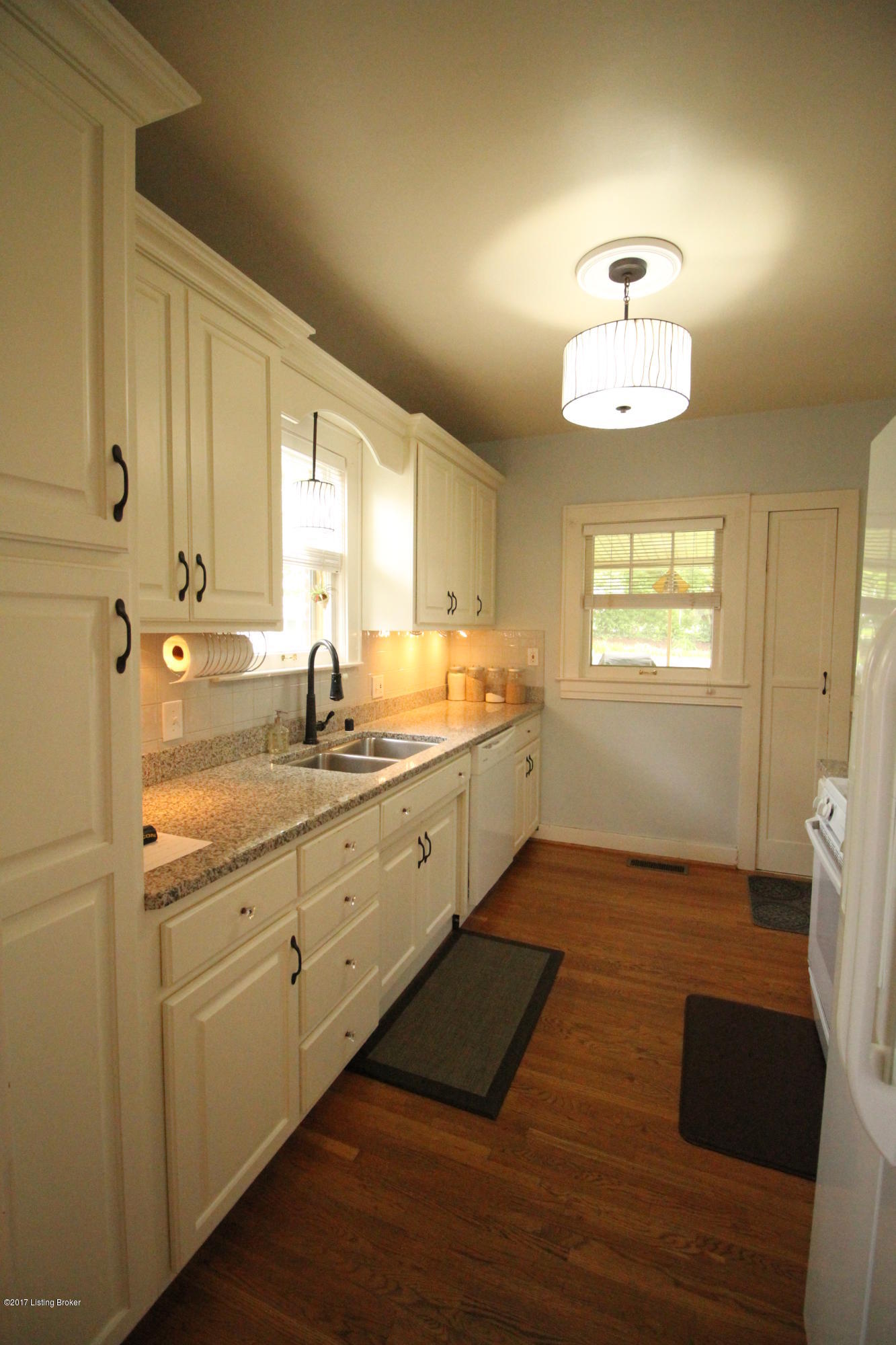 2319 Manchester Road Louisville, KY 40205 - Photo 11 of 40 11