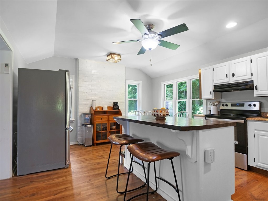 4246 East Williamson Road Marion, NY 14505 - Photo 11 of 38