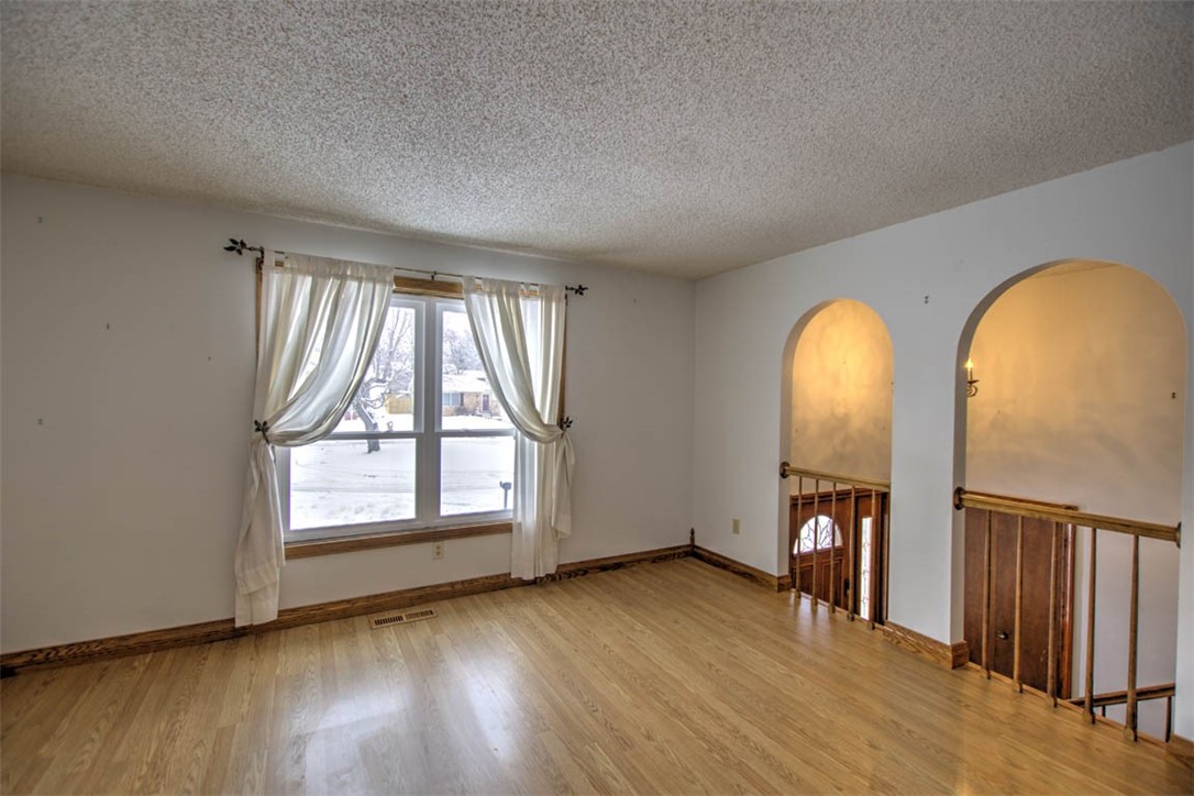 1051 Valley View Court Decatur, IL 62522 - Photo 9 of 27 Gallery Image 9