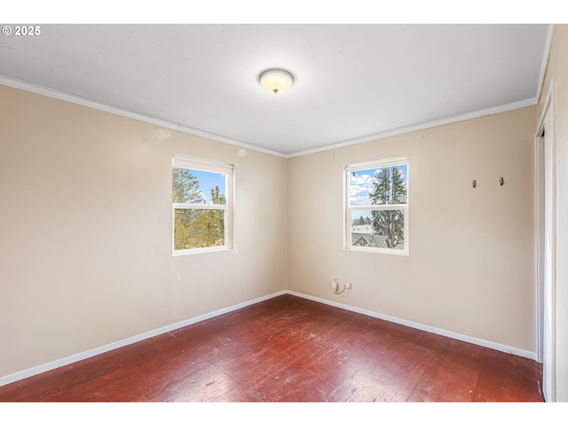 532 2nd Street Elkton, OR 97436 - Photo 17 of 32 a view of an empty room with a window