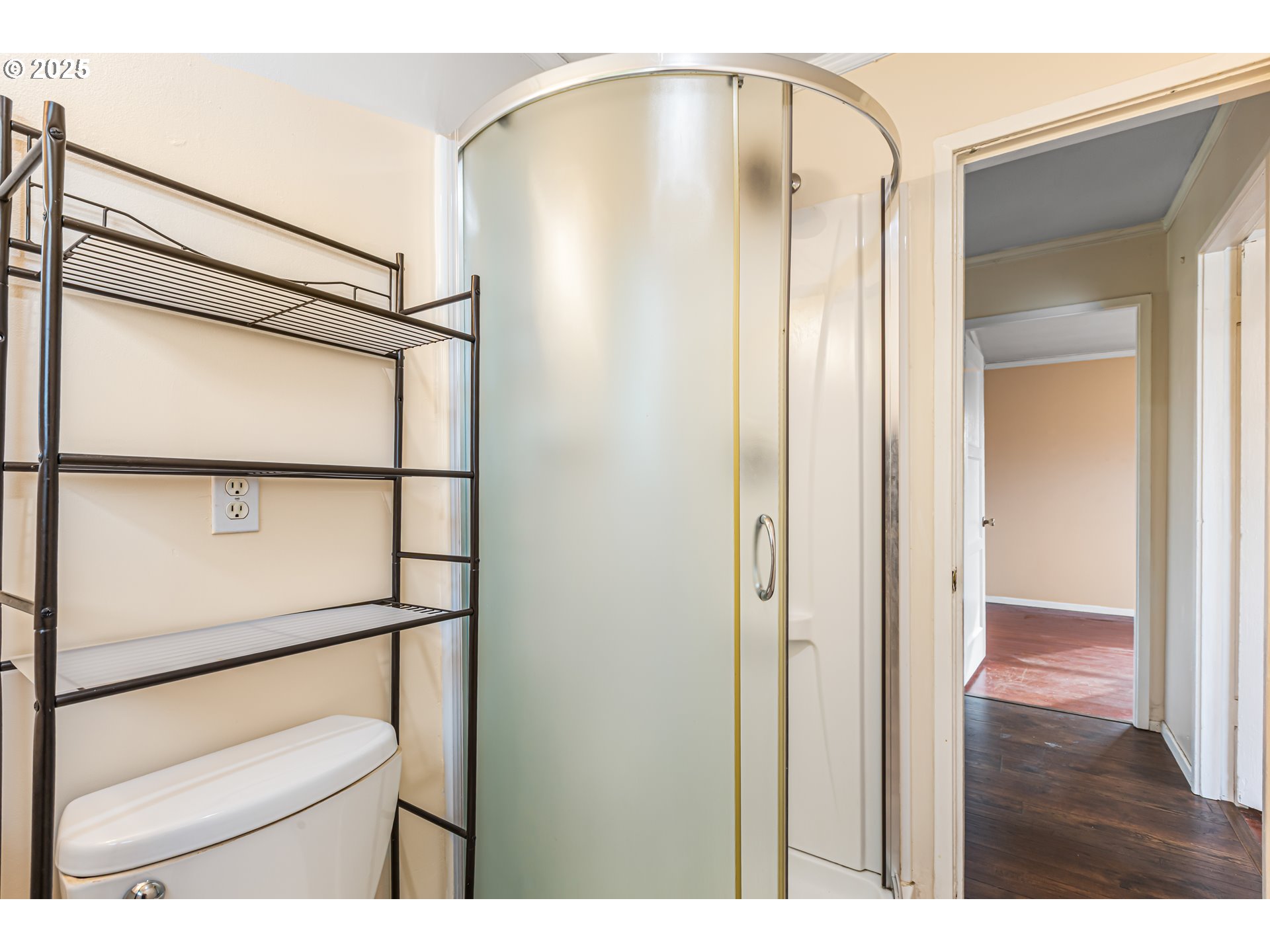 532 2nd Street Elkton, OR 97436 - Photo 23 of 32 a bathroom with a shower