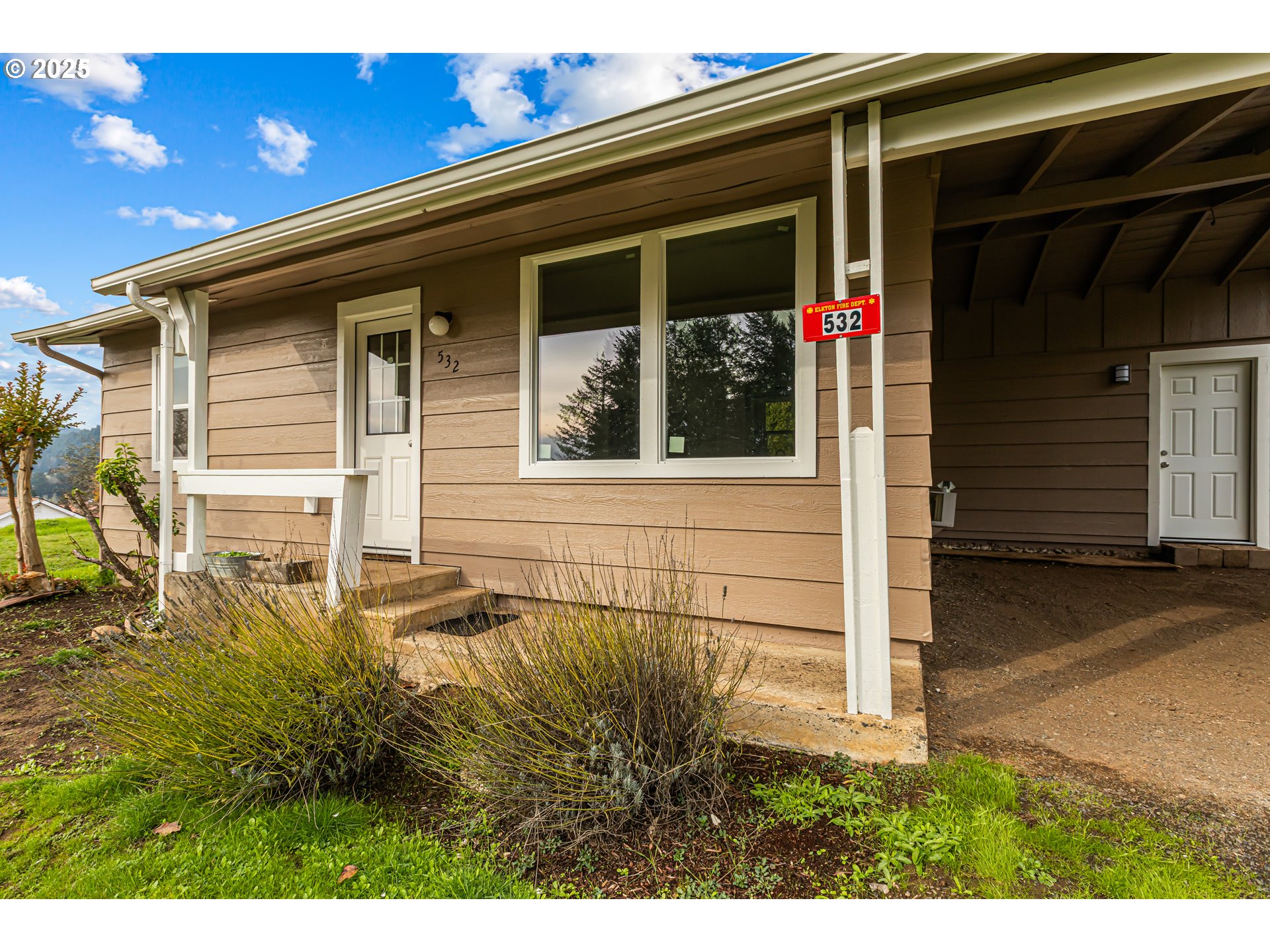 532 2nd Street Elkton, OR 97436 - Photo 4 of 32 a view of house with backyard