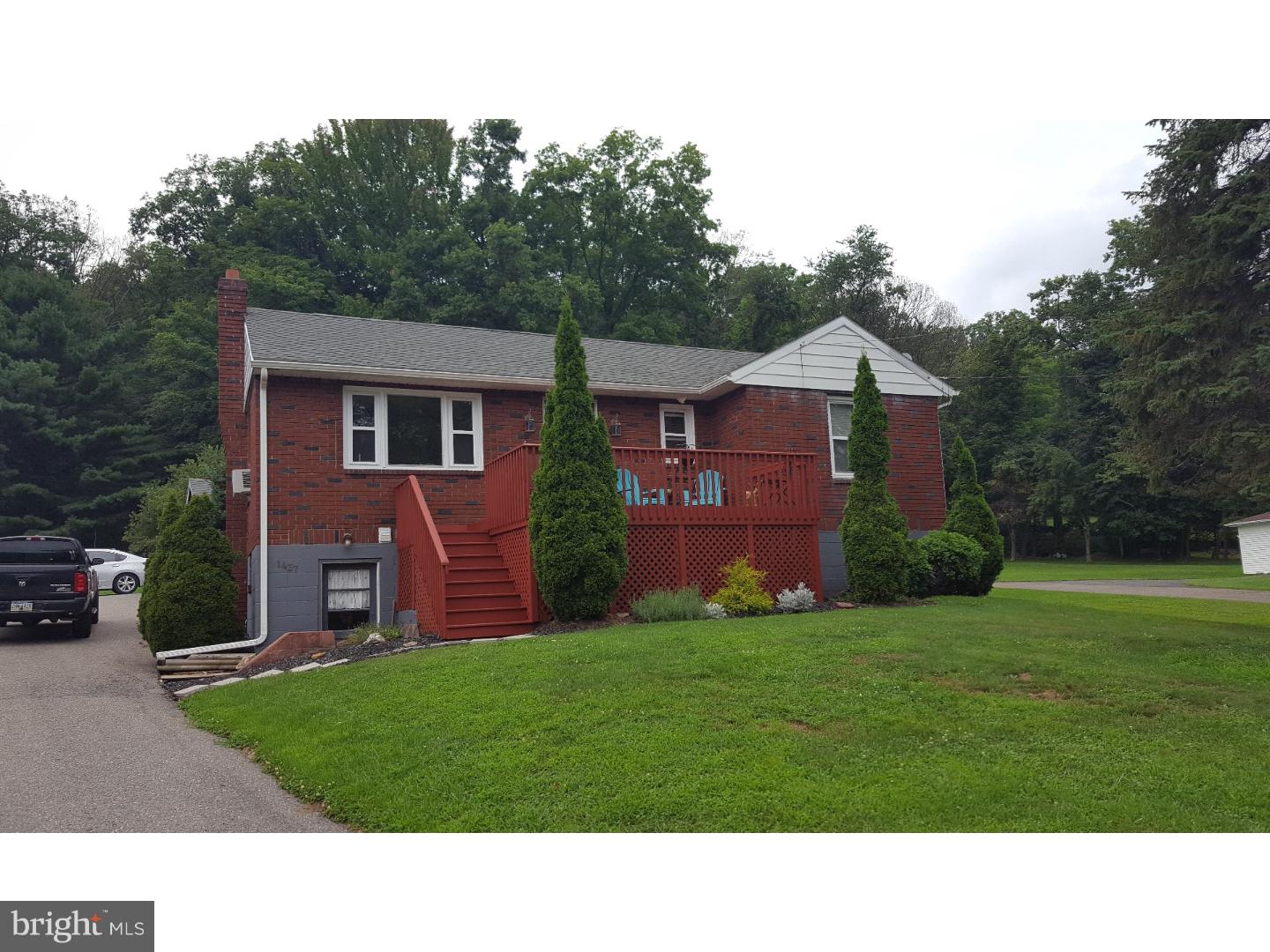 1437 Valley Road Tamaqua, PA 18252 - Photo 2 of 15 Gallery Image 2