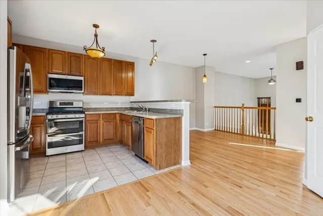 $439,000 | 6135 River Bend Drive, Lisle, IL 60532