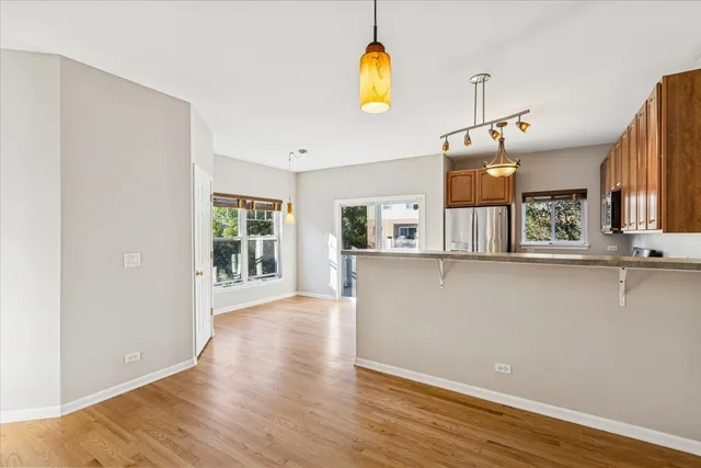 $439,000 | 6135 River Bend Drive, Lisle, IL 60532