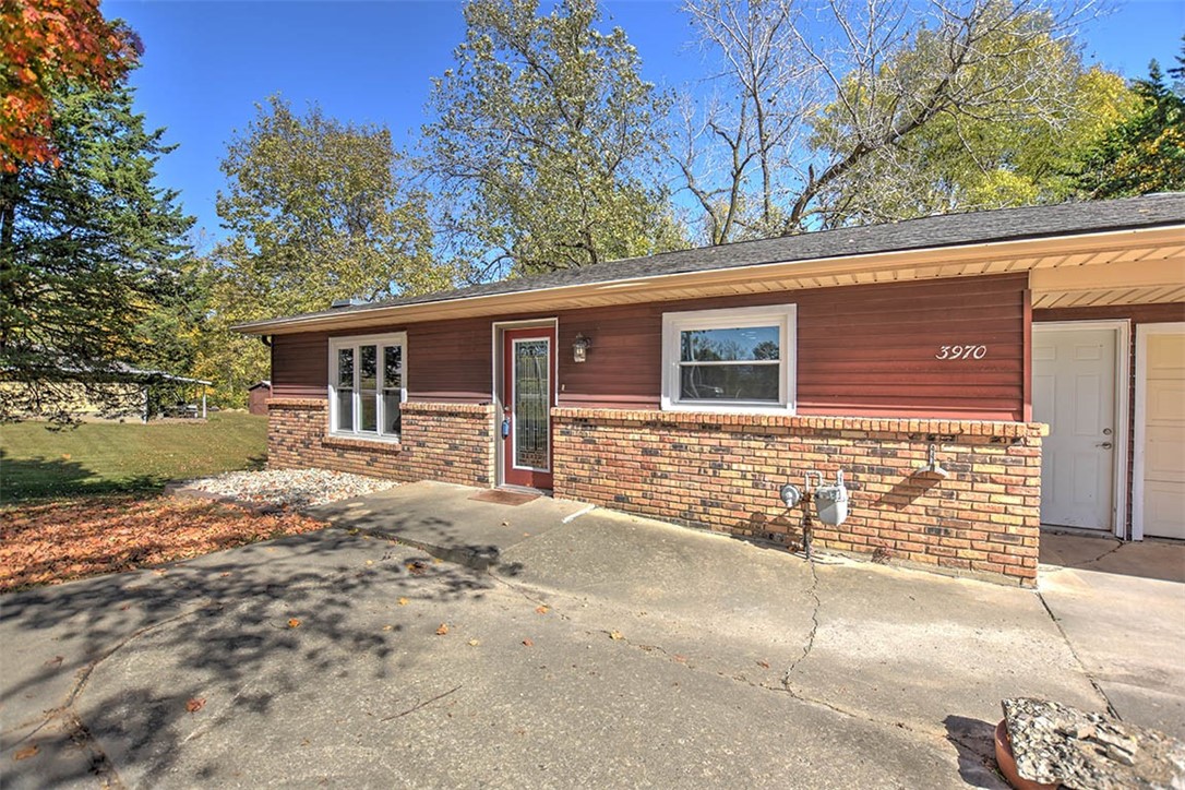 3970 Mount Zion Road Decatur, IL 62521 - Photo 27 of 36 front view of a house