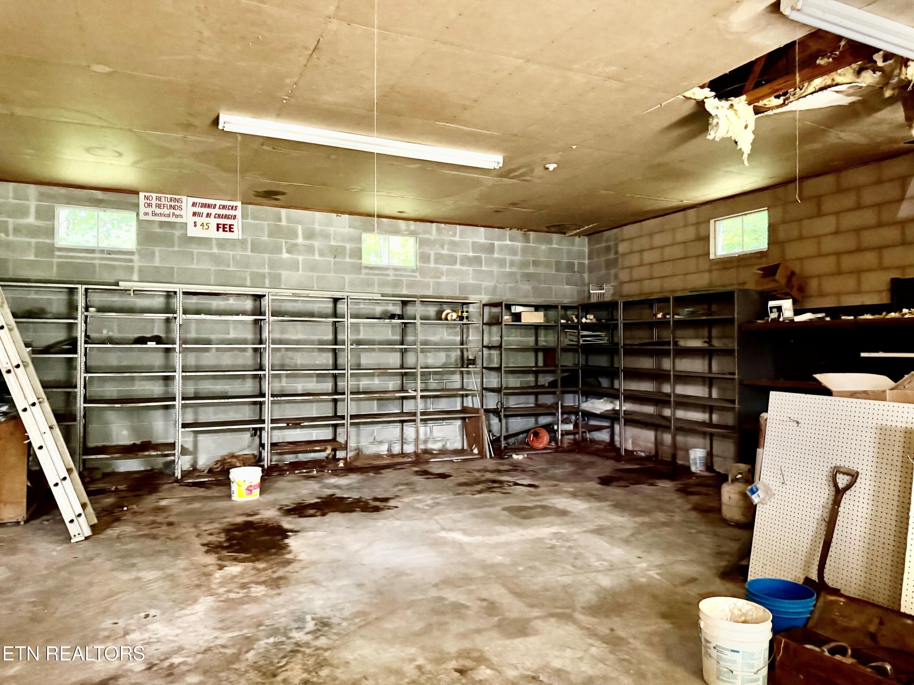 424 Cook Road Crossville, TN 38555 - Photo 7 of 7 424 cook Road inside3