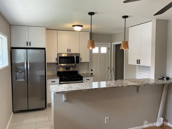 $3,300 | 3092 Bordentown Avenue, Parlin, NJ 08859