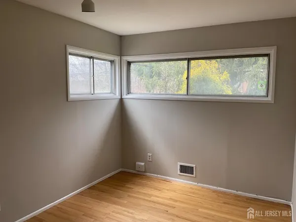 $3,300 | 3092 Bordentown Avenue, Parlin, NJ 08859