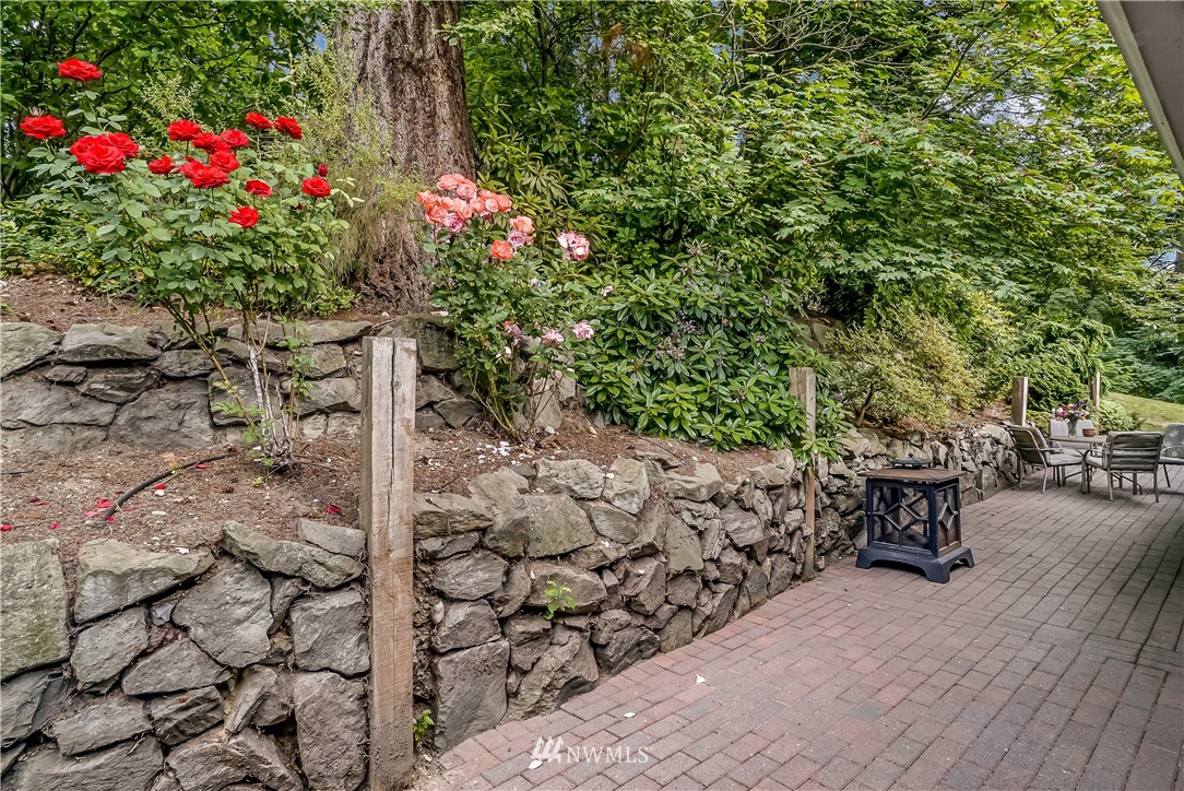 10715 Beardslee Place Bothell, WA 98011 - Photo 22 of 25 Gallery Image 22
