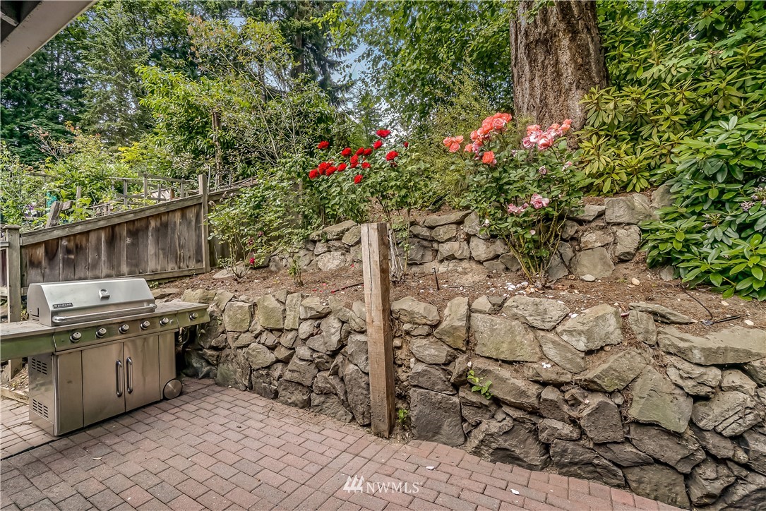 10715 Beardslee Place Bothell, WA 98011 - Photo 23 of 25 Gallery Image 23