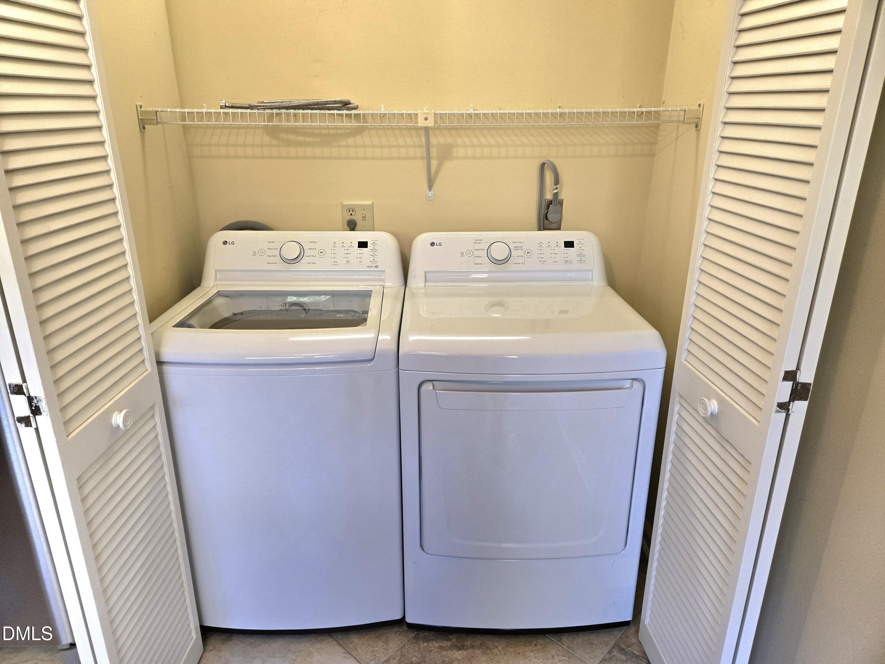 206 Cottage Lane Durham, NC 27713 - Photo 10 of 15 a utility room with dryer and washer