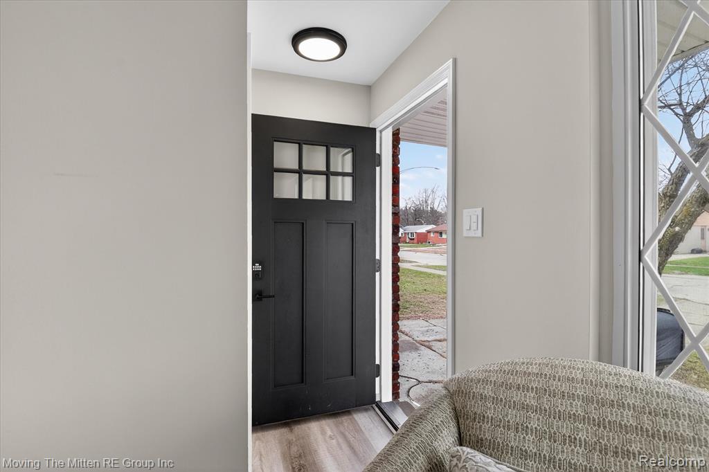 38061 Walnut Street Romulus, MI 48174 - Photo 5 of 68