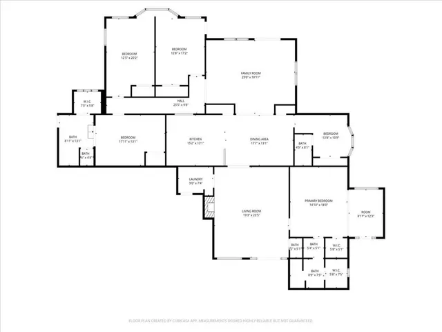 a view of a yard in front of house