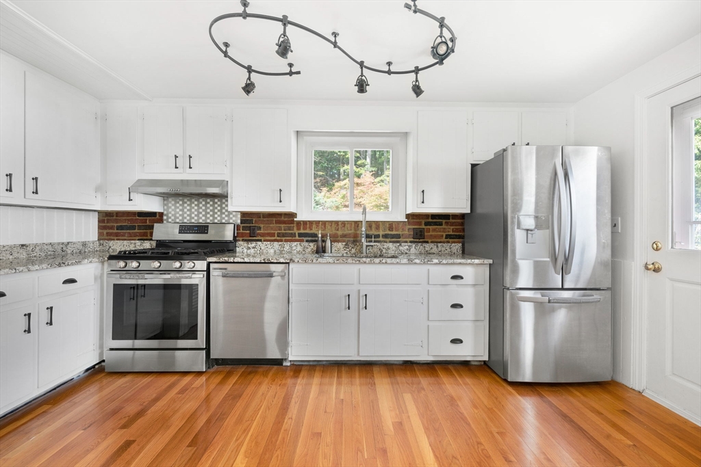 83 Lowell Street Andover, MA 01810 - Photo 7 of 25