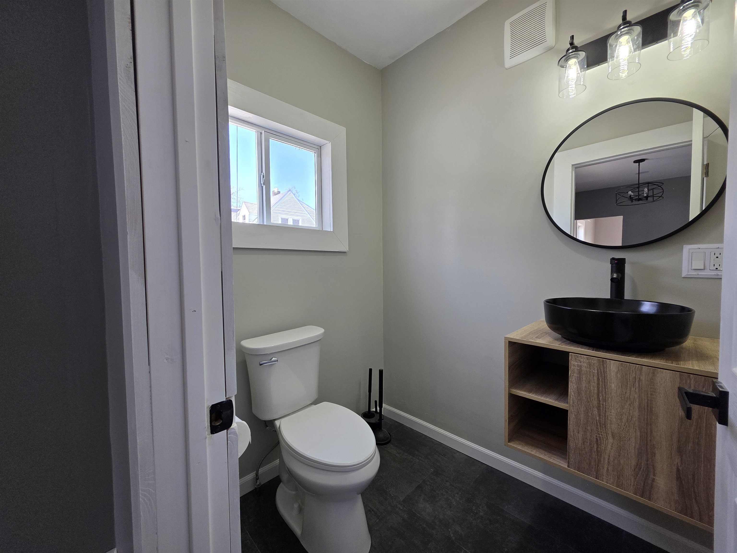 196 Union Street Springfield, VT 05156 - Photo 23 of 47