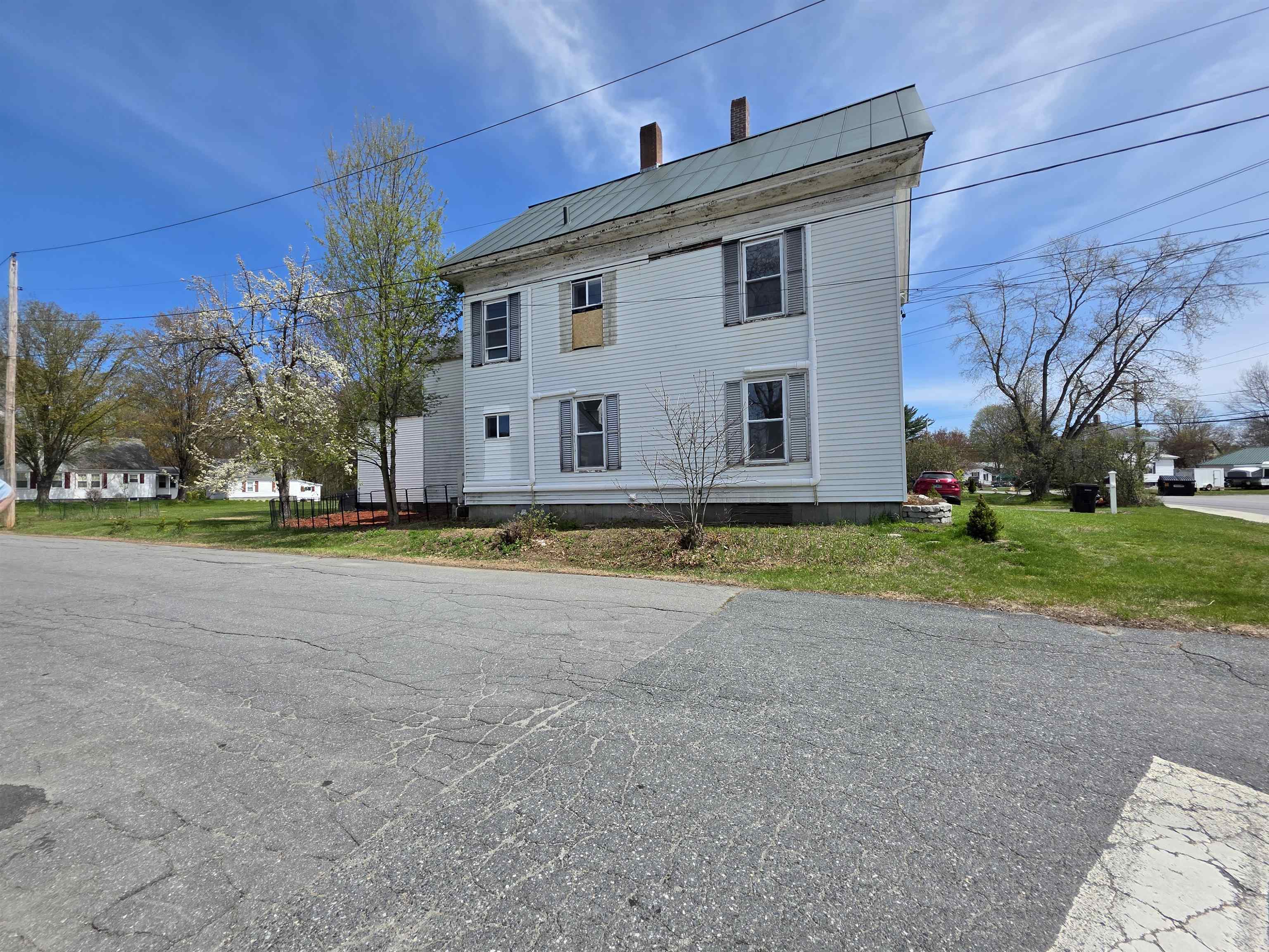 196 Union Street Springfield, VT 05156 - Photo 3 of 47