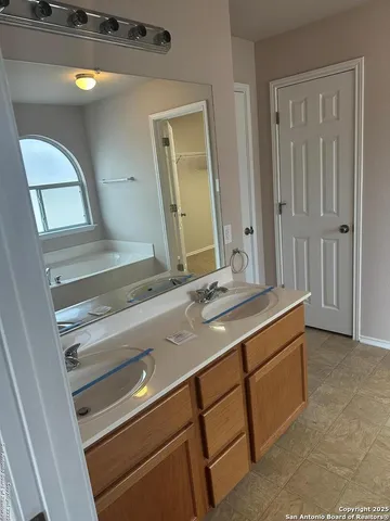 $2,850 | 2511 Fayette Drive, New Braunfels, TX 78130