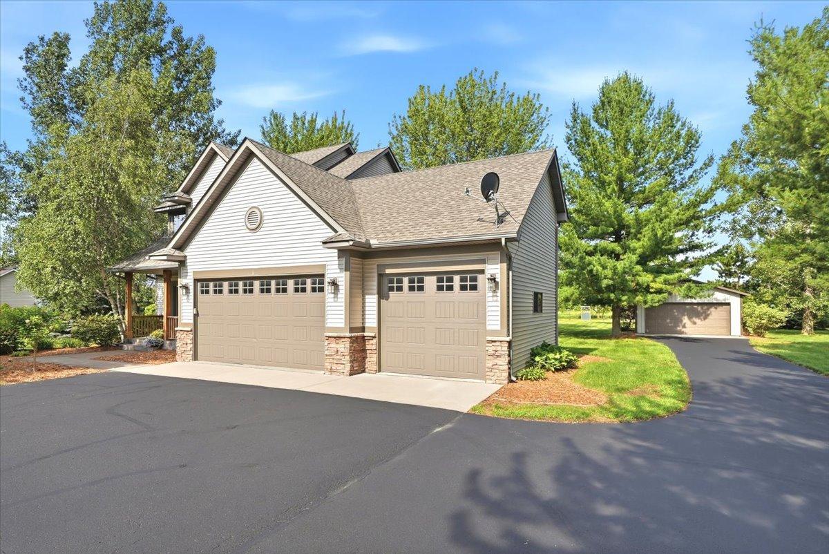 964 Fraser Lane Hudson, WI 54016 - Photo 3 of 34