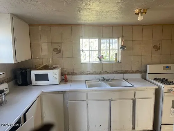 $95,000 | 1347 East 13th Street, Douglas, AZ 85607