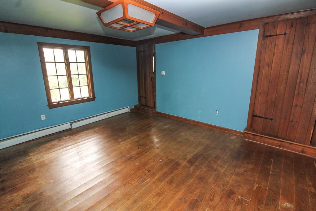 600 Redgate Road Sewickley, PA 15143 - Photo 10 of 25 Master bedroom