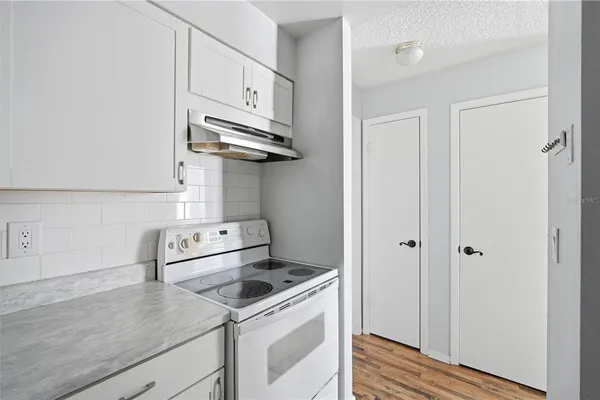 $1,895 | 4022 Tumble Wood Trail, Unit 201, Tampa, FL 33613