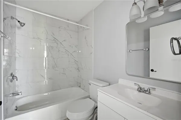 $1,895 | 4022 Tumble Wood Trail, Unit 201, Tampa, FL 33613