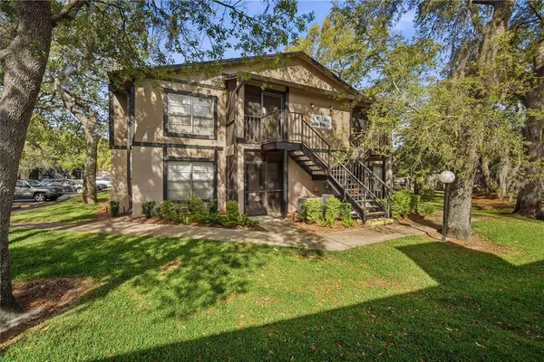 $1,895 | 4022 Tumble Wood Trail, Unit 201, Tampa, FL 33613