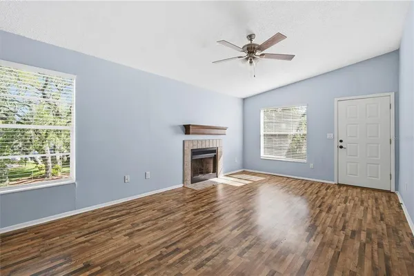 $1,895 | 4022 Tumble Wood Trail, Unit 201, Tampa, FL 33613