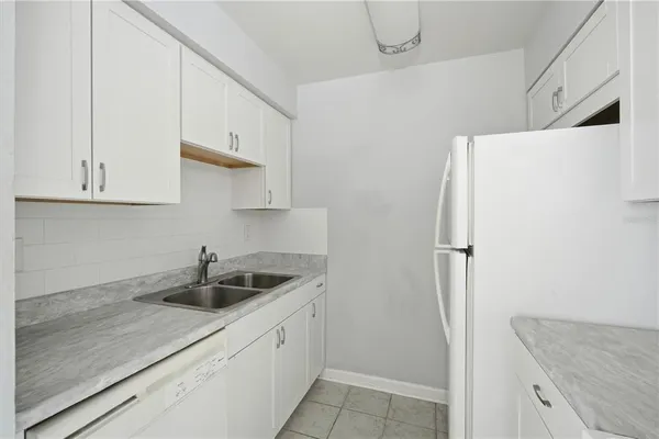 $1,895 | 4022 Tumble Wood Trail, Unit 201, Tampa, FL 33613