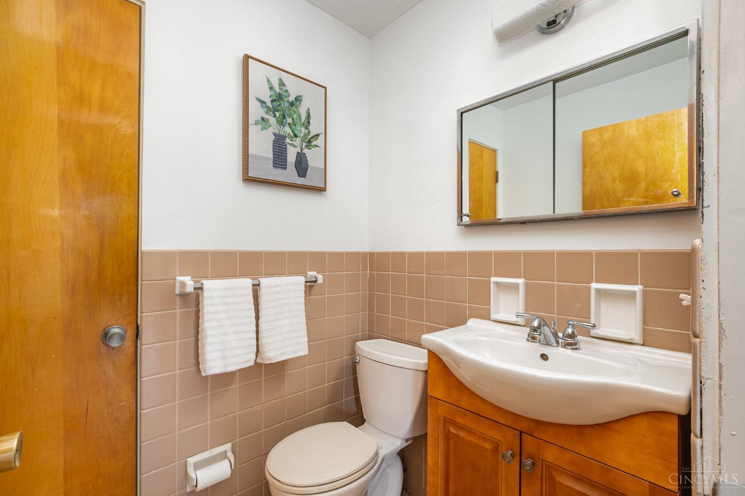 5977 Ranlyn Avenue Cincinnati, OH 45239 - Photo 7 of 29 Gallery Image 7