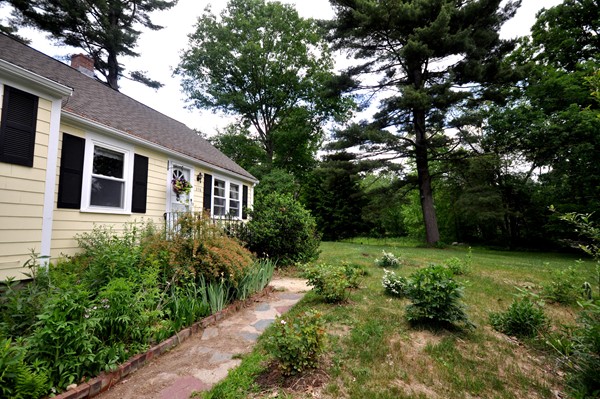 276 Taylor Road Stow, MA 01775 - Photo 3 of 30