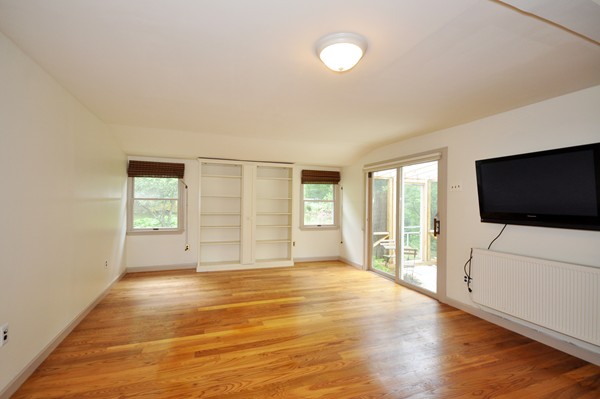 276 Taylor Road Stow, MA 01775 - Photo 8 of 30