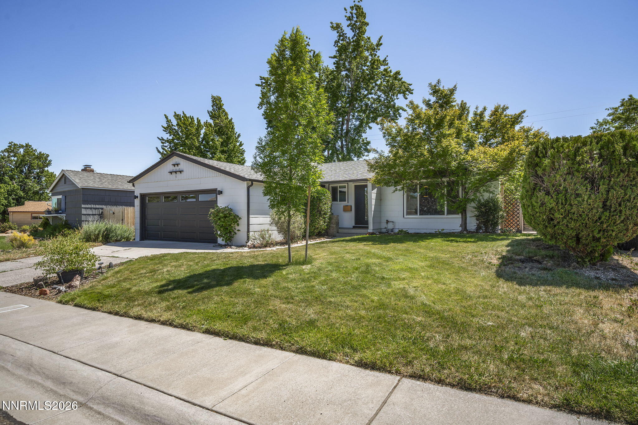 865 Munley Drive Reno, NV 89503 - Photo 2 of 22 2-web-or-mls-_DSC4694