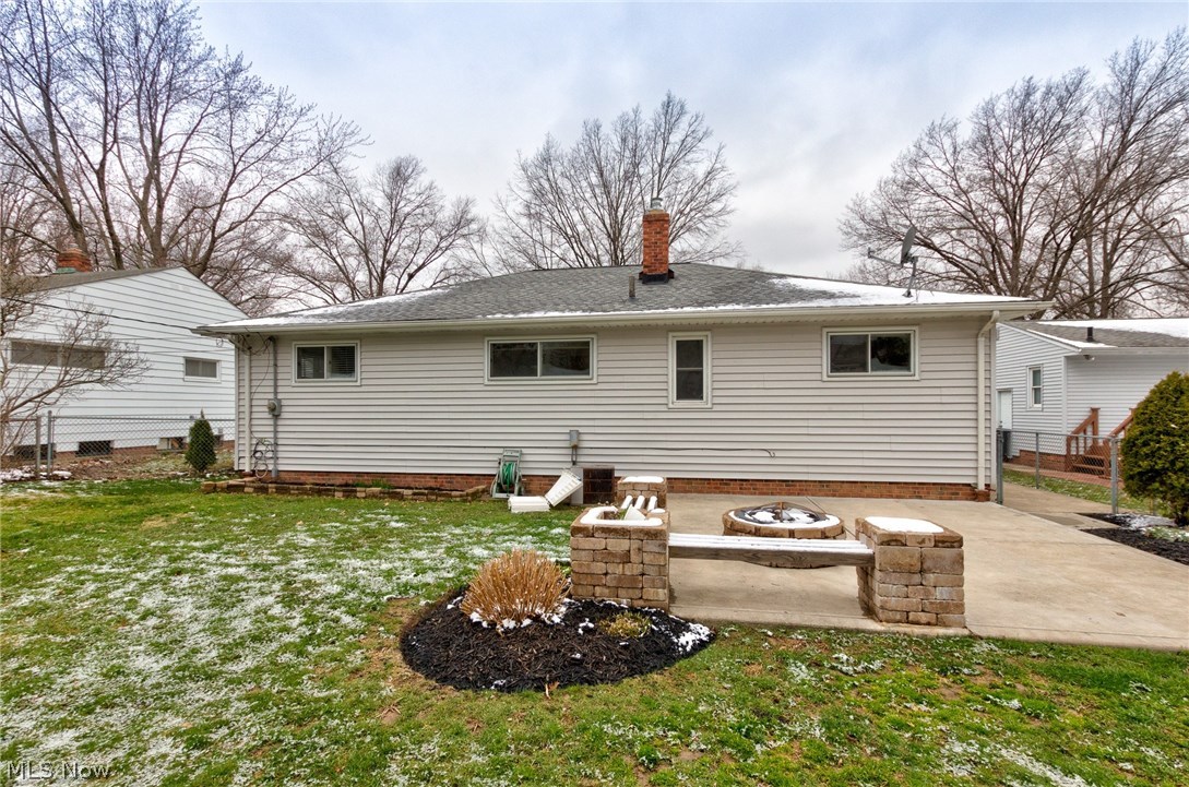 1247 Haverston Road Lyndhurst, OH 44124 - Photo 2 of 23