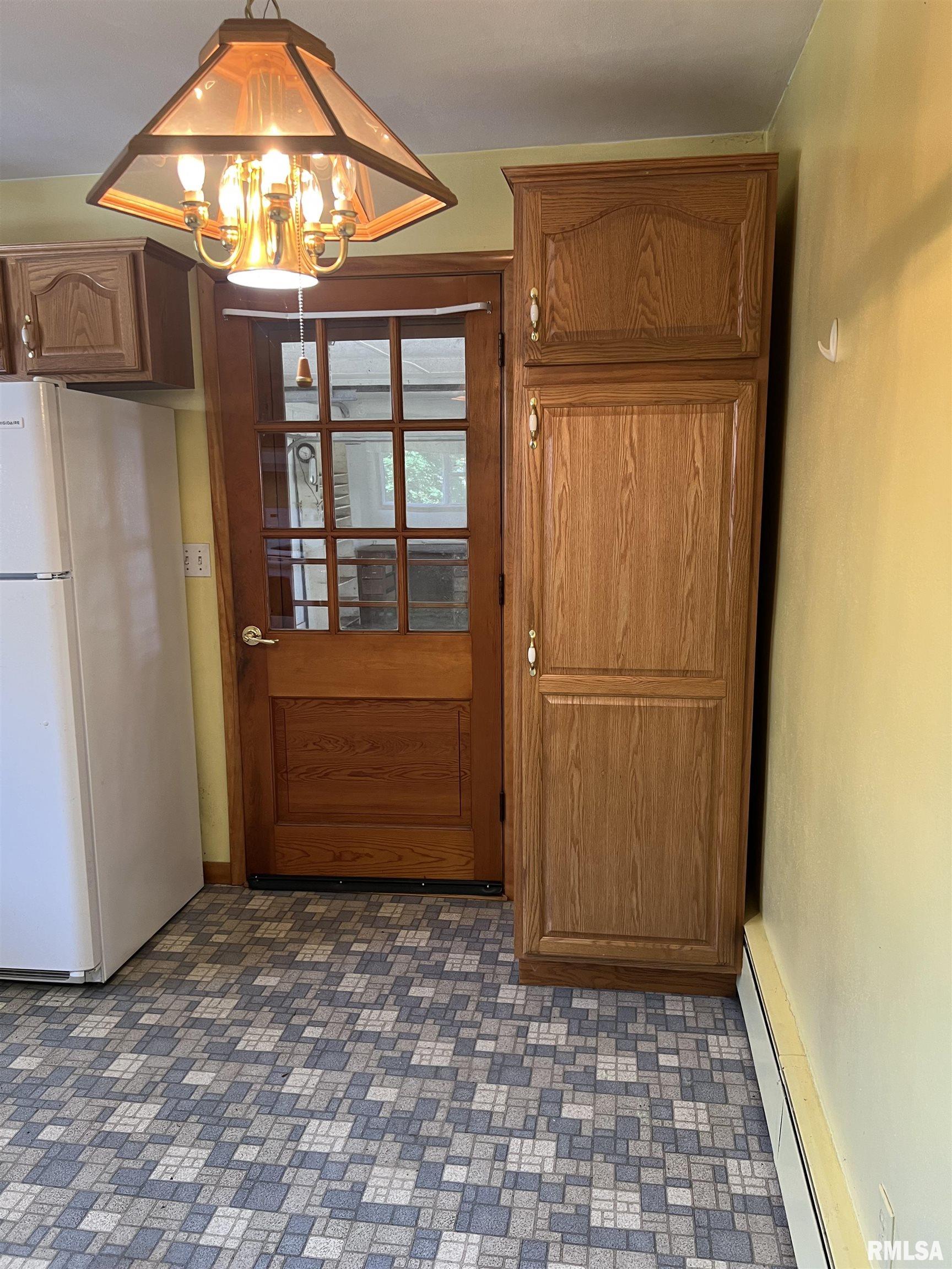 1985 Ladue Road Jacksonville, IL 62650 - Photo 19 of 62