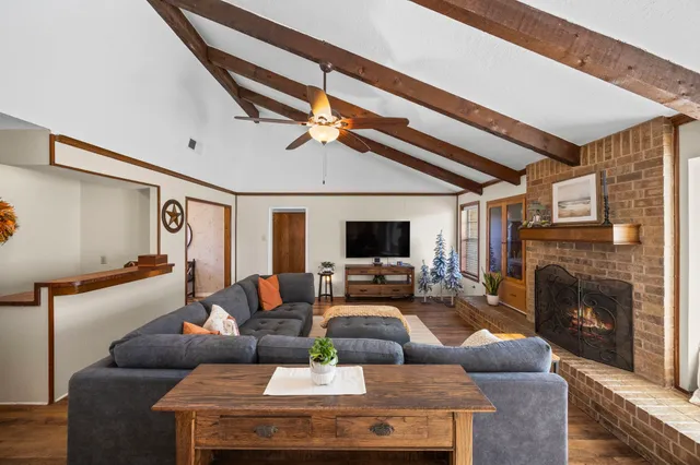 $299,999 | 5010 Colombia Drive, Pasadena, TX 77505