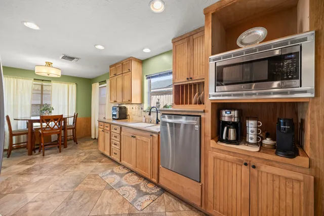 $299,999 | 5010 Colombia Drive, Pasadena, TX 77505