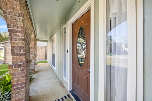 $299,999 | 5010 Colombia Drive, Pasadena, TX 77505