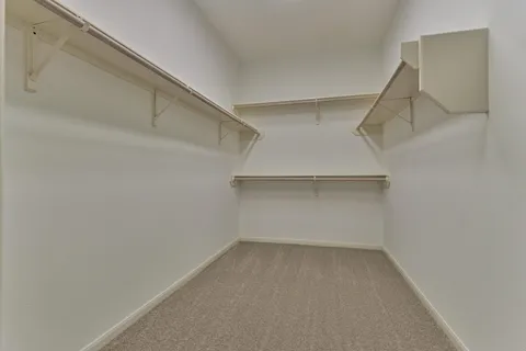 $795,000 | 18 Gallant Oak Place, The Woodlands, TX 77381