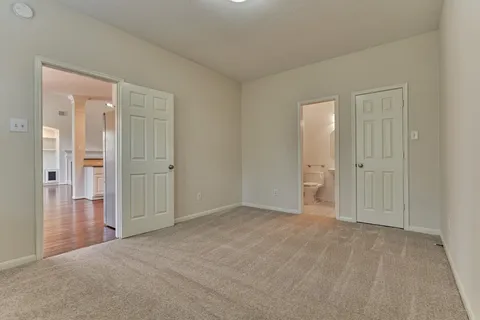 $795,000 | 18 Gallant Oak Place, The Woodlands, TX 77381