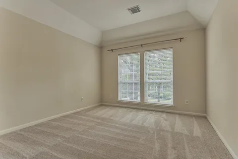 $795,000 | 18 Gallant Oak Place, The Woodlands, TX 77381