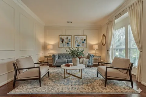 $795,000 | 18 Gallant Oak Place, The Woodlands, TX 77381